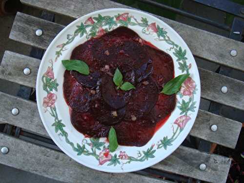 Carpaccio saignant de betterave mariné au gingembre