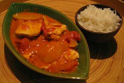Curry de pommes de terre, tomate et tofu