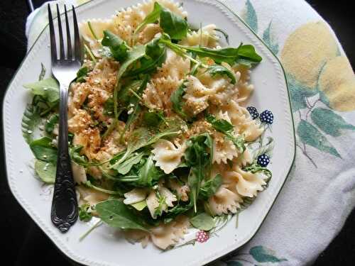 Farfalle ail-piment-huile d'olive + roquette