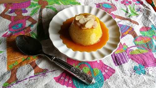 Gâteau de semoule amande, safran et fleur d'oranger