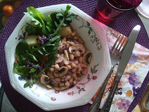 Haricots blancs cuisinés & salade elfique