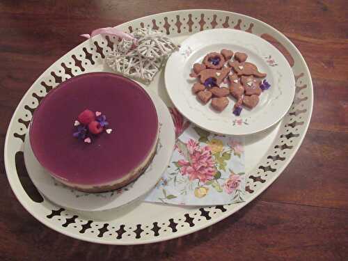 (No) cheese cake vanille - framboise - violette + sablés Red Velvet rose-vanille - La Valkyrie Végétarienne