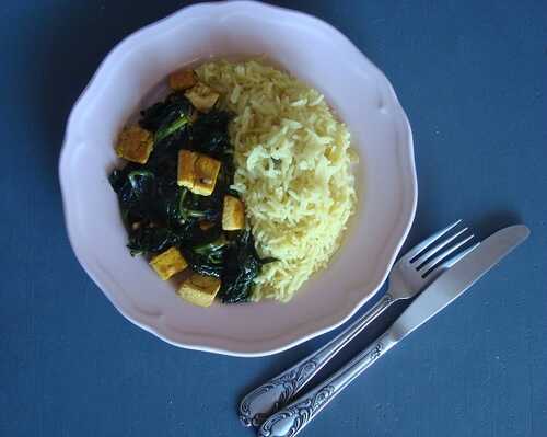 Palak paneer, mais au curry