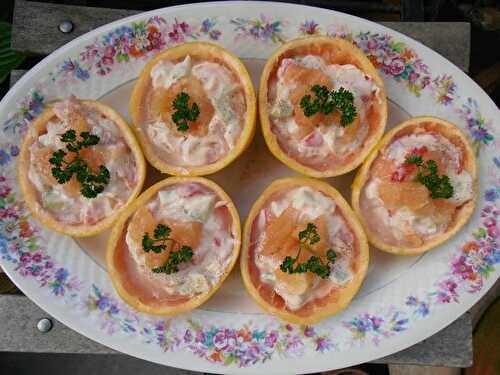 Pamplemousse en salade avec fromage frais et autres crudités...