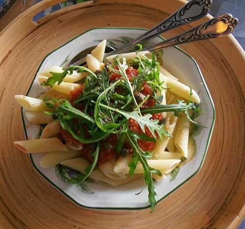 Penne sauce tomate à la roquette