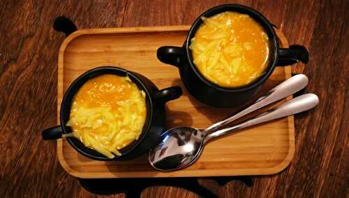 Petits chaudrons de soupe citrouille - fromage