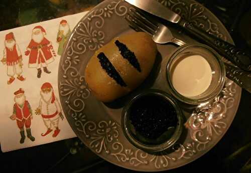 Pommes de terre à la crème fraîche et au caviar