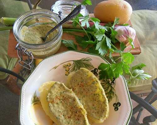 Pommes de terre bouillies & sauce verte