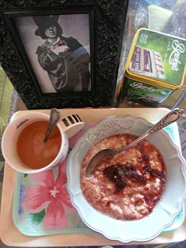 Porridge à la confiture de fruits rouges épicés