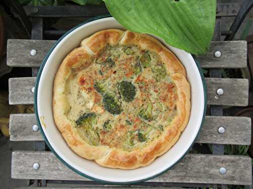 Quiche printanière au brocoli et à l'ail