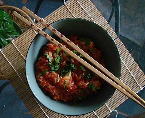 Riz à la tomate, au tofu et à la coriandre