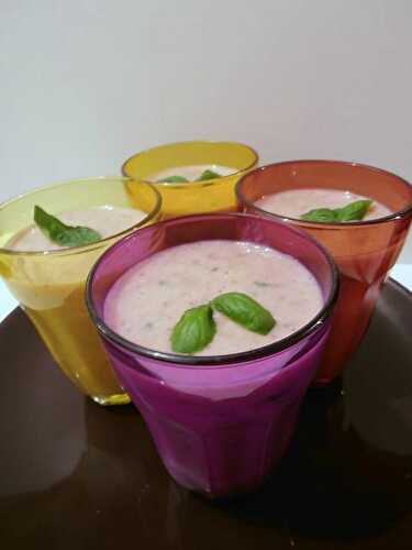 Smoothie pêche-fraise-basilic