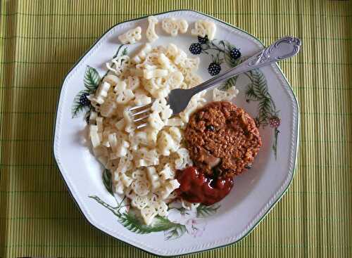 Steak haché, pâtes, ketchup (et ouais!)