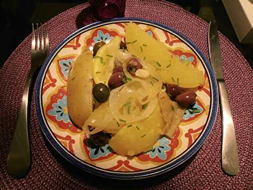 Tajine de pommes de terre aux olives violettes et au citron