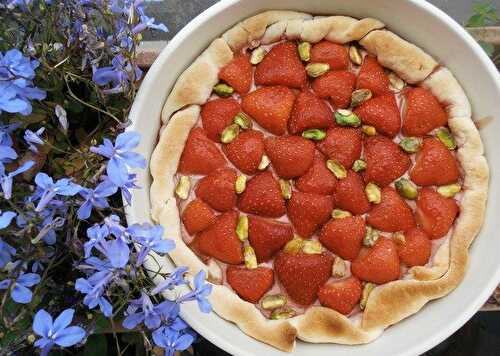 Tarte aux fraises et à la pistache... et un peu de bleu