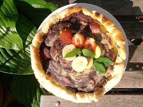 Tarte fraise, banane, chocolat blanc et chocolat noir (c'est tout!)