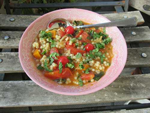 Soupe de tomate au couscous perlé - La Valkyrie Végétarienne