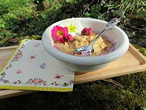 Porridge rose-vanille pour accueillir le printemps