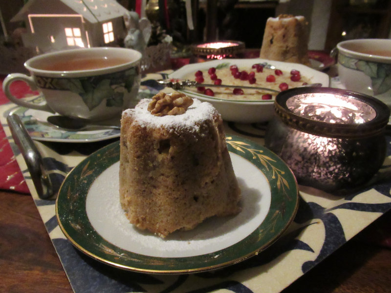 Petits puddings à la pomme, aux noix et aux épices