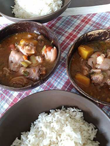 Paticas de cerdo (pieds de cochon à la dominicaine)