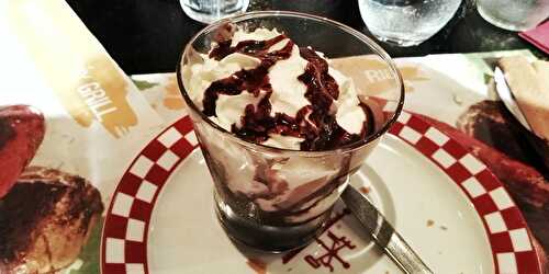 J'ai testé pour vous : la coupe de glace chocolat liégeois - courtepaille - la vie trépidante de twinsribbons