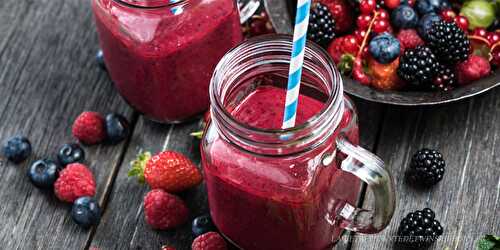 Smoothie aux fruits rouges