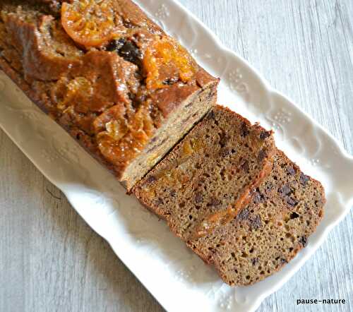 Cake à la banane, clémentines confites et pépites de chocolat