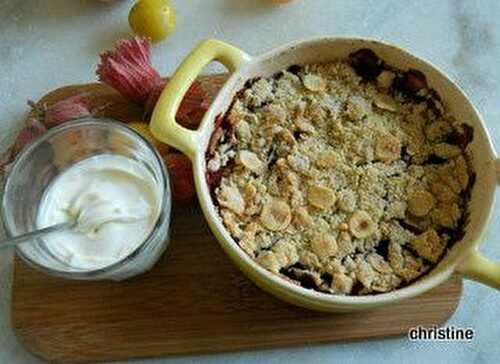 Crumble mûres-mirabelles-noisettes fraîche