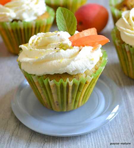 Cupcakes ou muffins aux abricots et pistaches