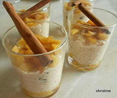 Gâteau de riz à la cannelle et pommes poêlées