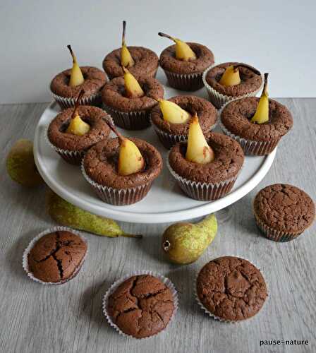 Muffins mini-poires, chocolat et noisettes