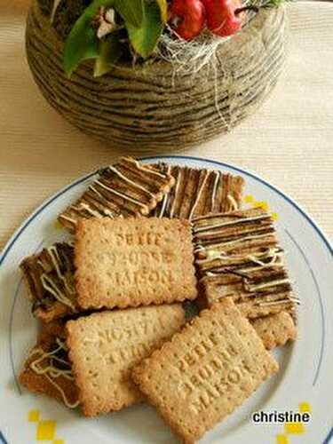 Petits beurres sablés aux noisettes et 3 chocolats