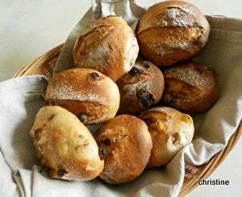 Petits pains de seigle raisins-mirabelles