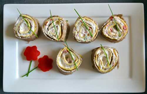 Petits roulés de sarrazin à l'omelette et ricotta aux poivron rouge