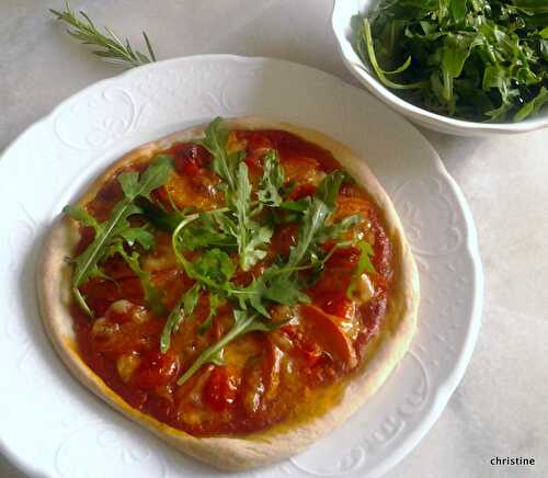 Pizza Abricot-tomate cerise et fourme d'Ambert