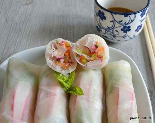 Rouleaux de printemps aux radis roses, sauce cacahuètes