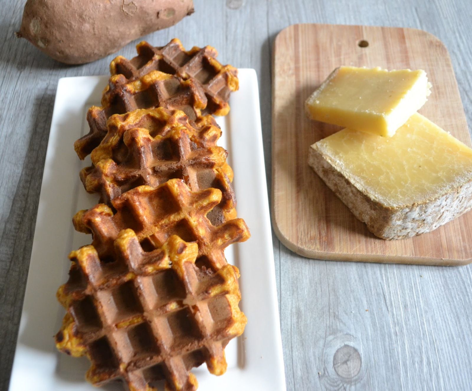 Gaufres salées à la patate douce et Salers