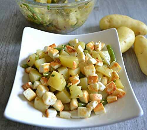 Salade de pommes de terre aux haricots verts, concombre et Manouri doré