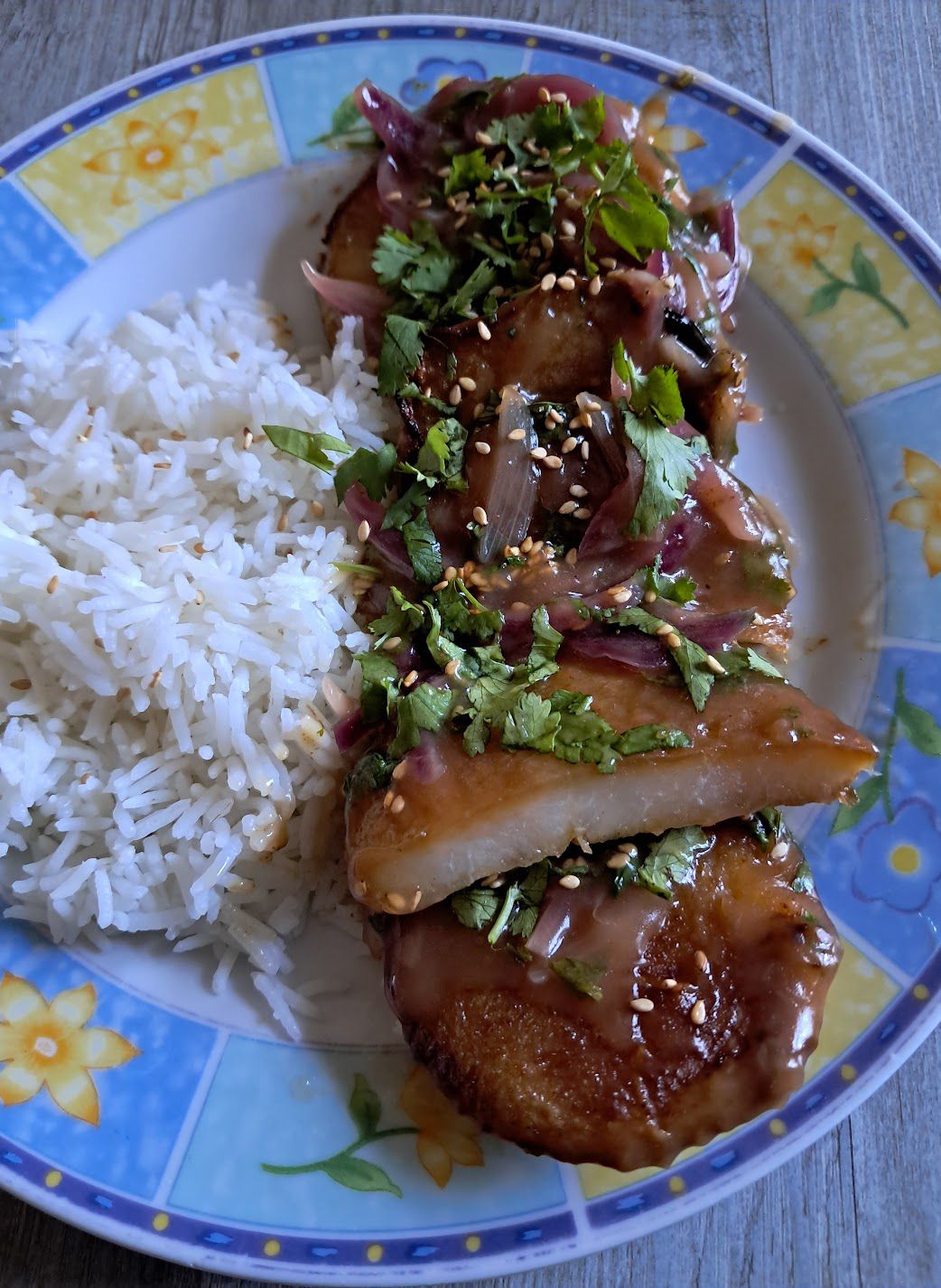 Choux rave au four à la sauce brune