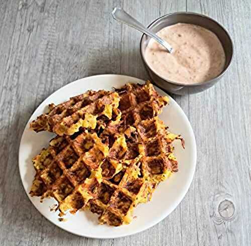 Gaufres de légumes et sauce skyr au chili