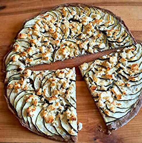 Tarte fine à la courgette, moutarde et feta