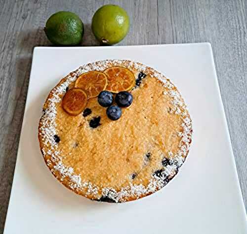 Gâteau aux citrons verts, coco et myrtilles