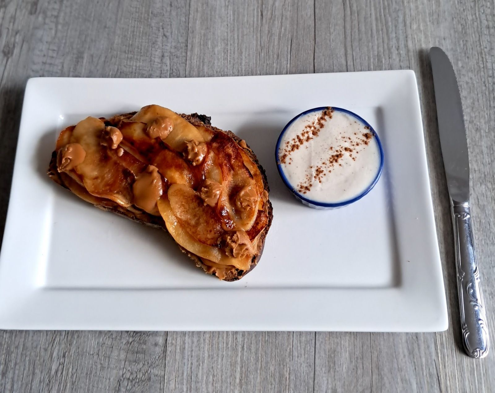 Tartine aux pommes et spéculoos 