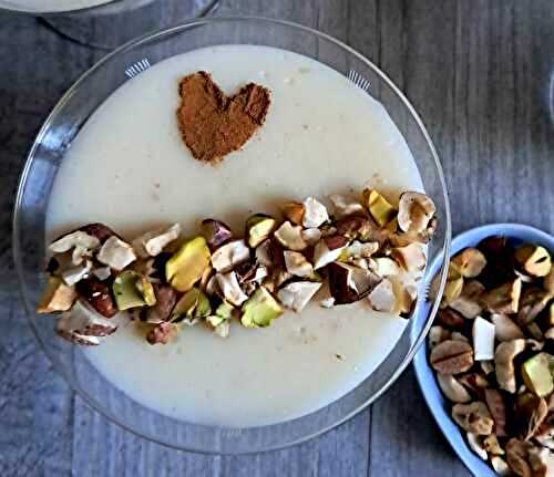 Crèmes à la de fleur d'oranger, raisins secs et aux fruits secs torréfiés
