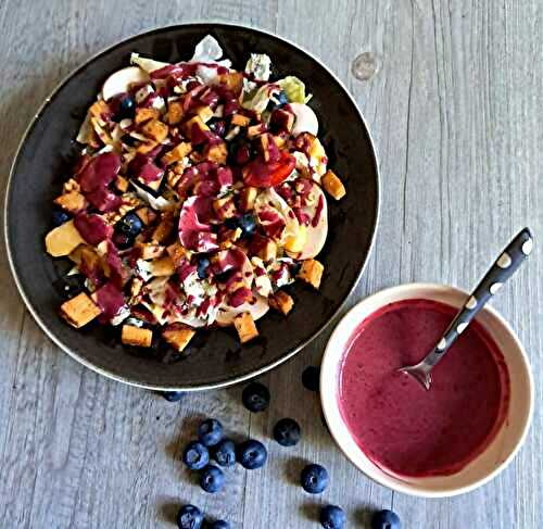 Salade fruitée à la vinaigrette aux myrtilles