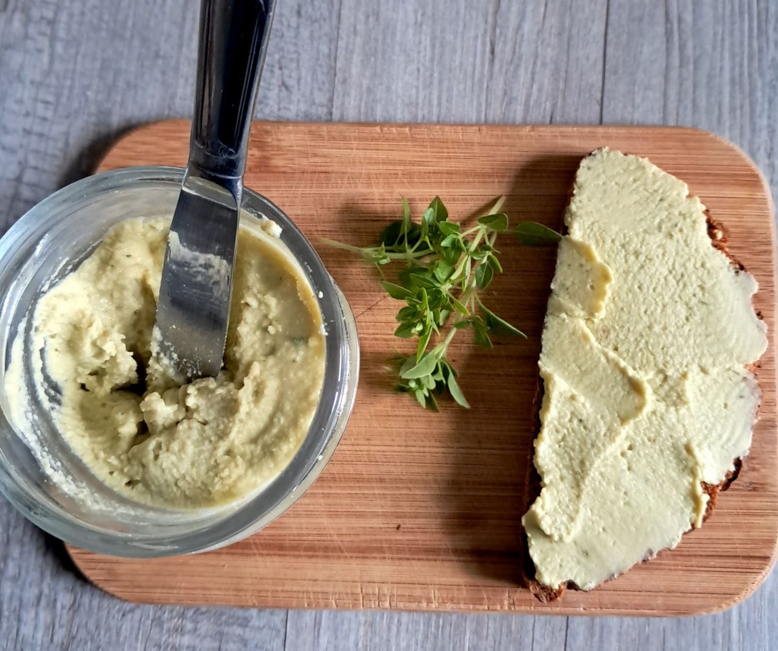 Tartinade de pois chiche au basilic