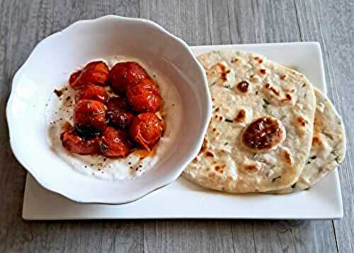 Tomates rôties au Yaourt grec et flatbread