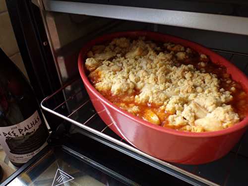 Un crumble aux tomates et Vin des Palhas