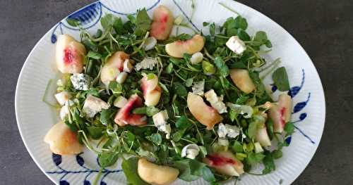 Salade de cresson aux pêches et fromage bleu de Lorraine Pascale