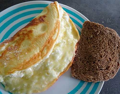 Omelette moelleuse au fromage